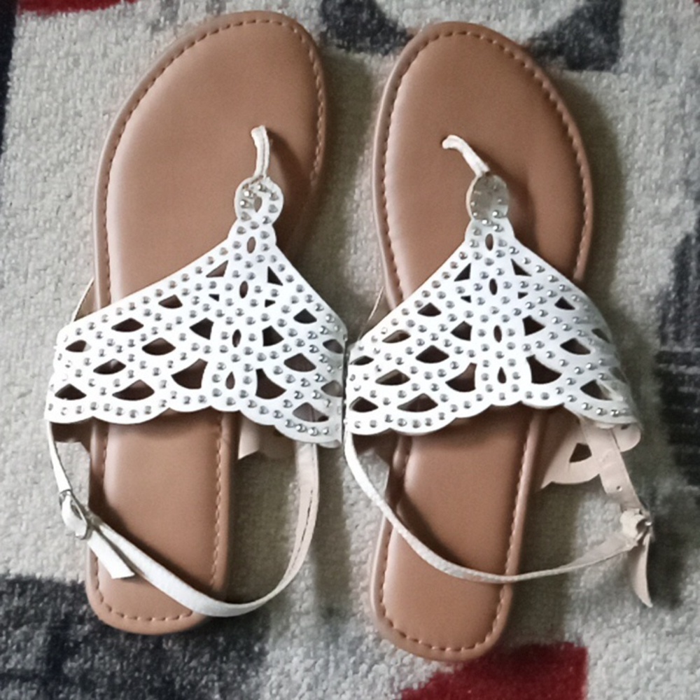 Time & Tru Sandals